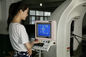 Серебряная машина терапией понижения давления с компьютером экрана касания